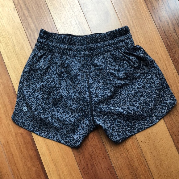 Lululemon hotty hot shorts - Picture 3 of 7